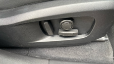 Jaguar F-Pace 2.0 D200 R-Dynamic Black 5dr Auto AWD Diesel Estate